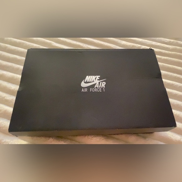 Nike Air Force 1 Low ‘07 LX White Sisterhood CT1990-100 Women’s 8.5 With Box - Picture 16 of 16